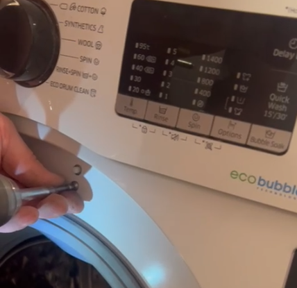 Bubanj veš mašine se teško okreće rukom